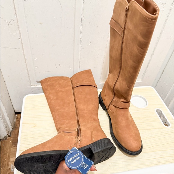 Anchura amplia Shoes - Camel Knee-High Boots – Wide Calf – Brand New